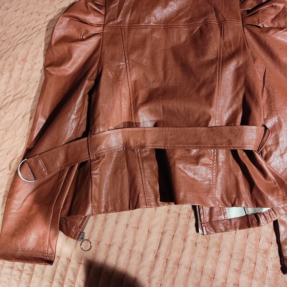 Jacket - Picture 2 of 7